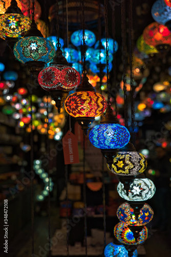Camden Market The Stables. Tienda de lámparas marroquí o turca en Londres, Inglaterra.