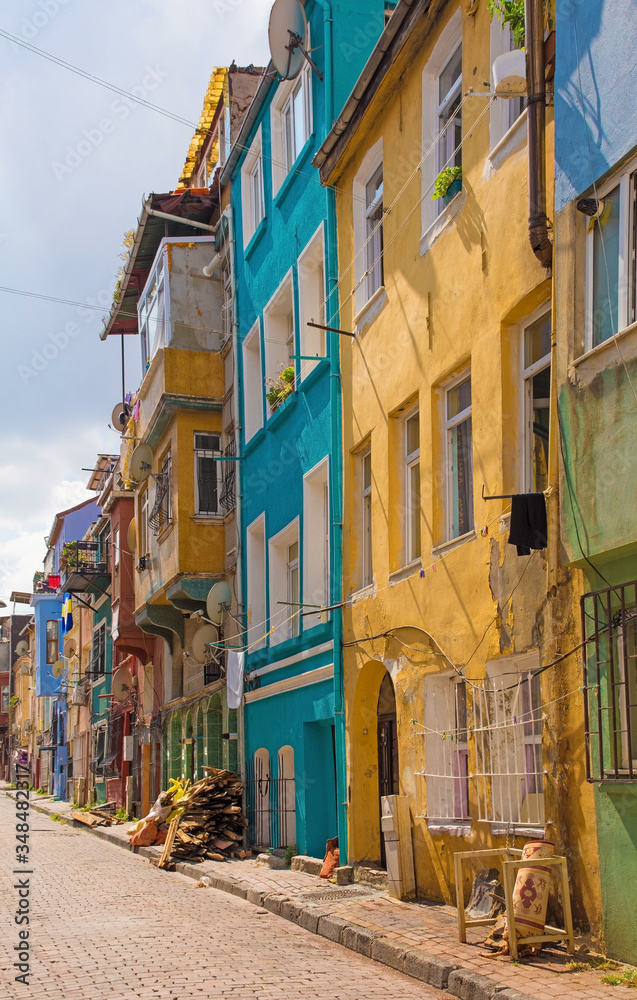 Fototapeta premium Traditional houses in the Balat area of Istanbul, Turkey 
