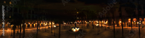 Popular Plaza Real of Barcelona during  the Covid-19 pandemic. Spain © VEOy.com