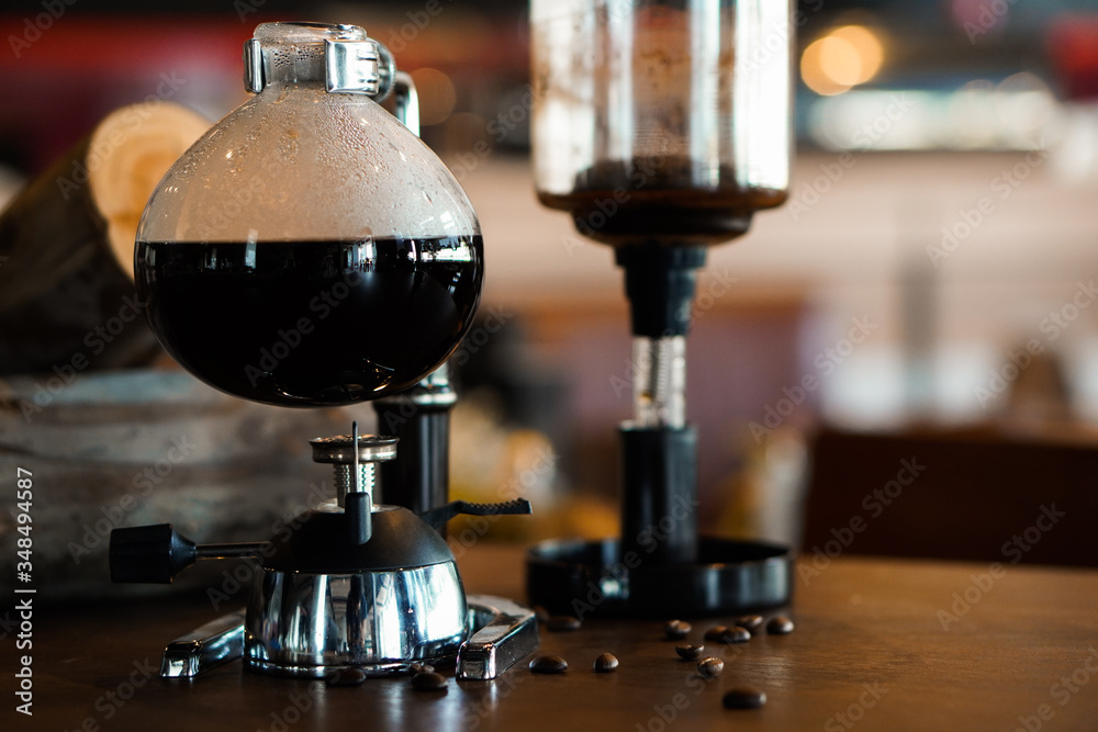 Siphon Coffee Brewing, nice black coffee.