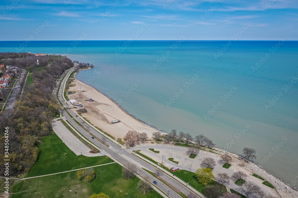 Obraz premium Milwaukee, WI / USA - May 07, 2020: Aerial view Bradford Beach and Lake Drive in Milwaukee Wisconsin.