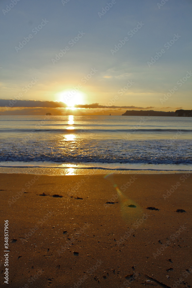 Sonnenaufgang am Strand von Whitianga NZ