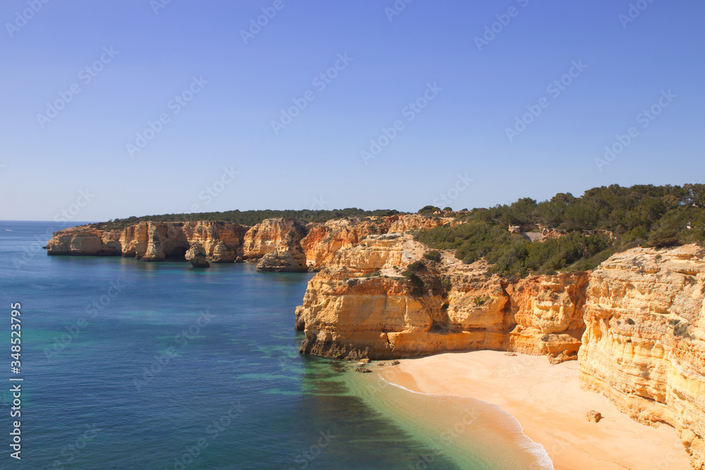 Die Küste der Algarve in Portugal