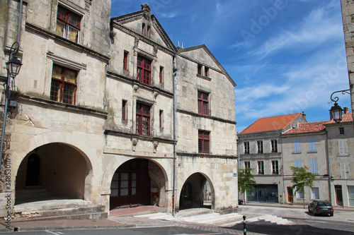 old houses in fontenay-le-comte (france)
