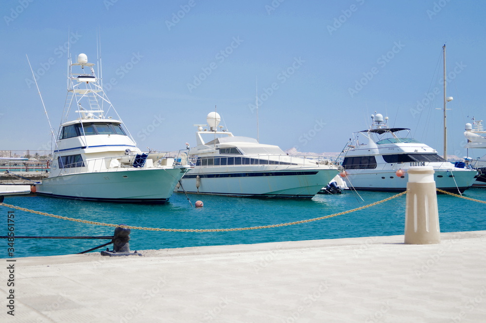 Fototapeta premium beautiful white yachts by the red sea