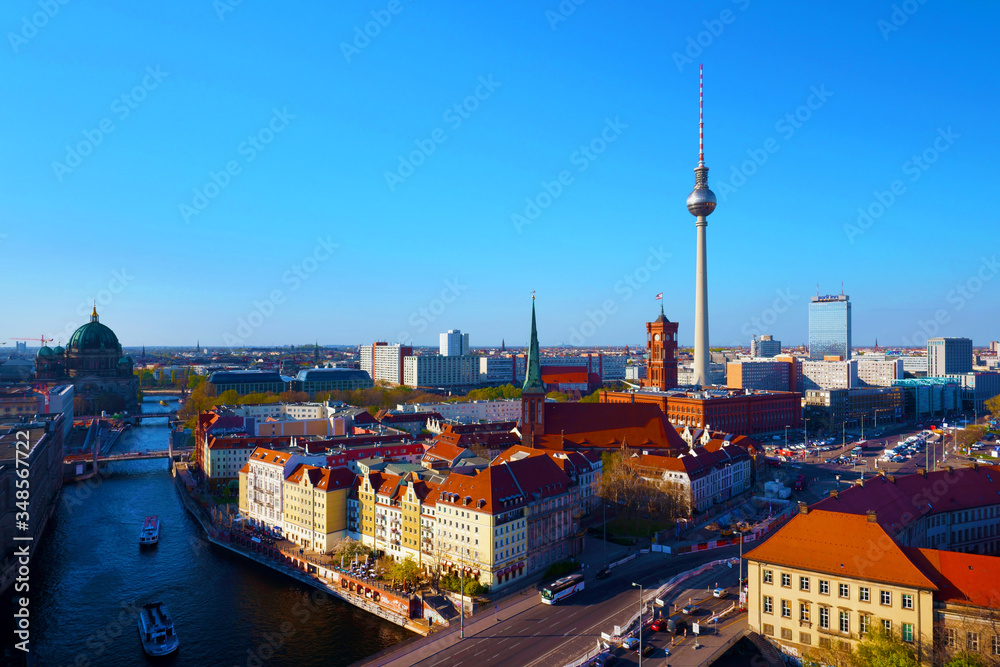 Fototapeta premium Nicolaiviertel, Alexanderplatz, Berlin, Niemcy