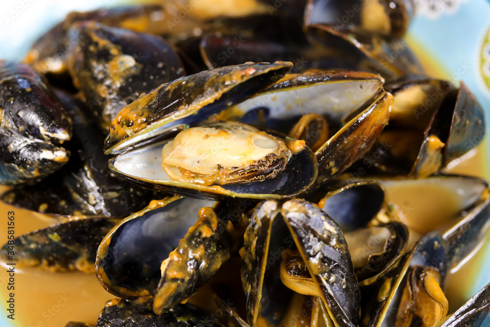 assiette de moules au curry rouge assiette de moules au curry rouge