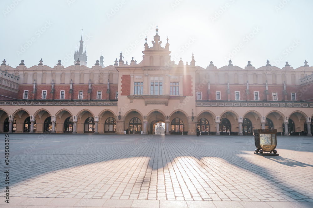 Obraz premium Krakow Old Town overlooking the Market Square during sunrise