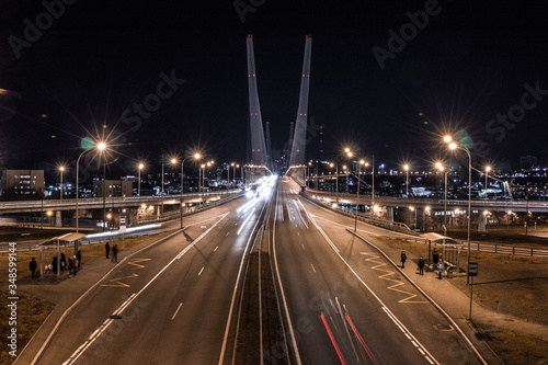 traffic on the bridge over the Amur in Khabarovsk in the evening 04/12/18