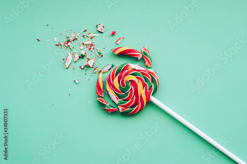 Foto Broken in pieces candy on a stick