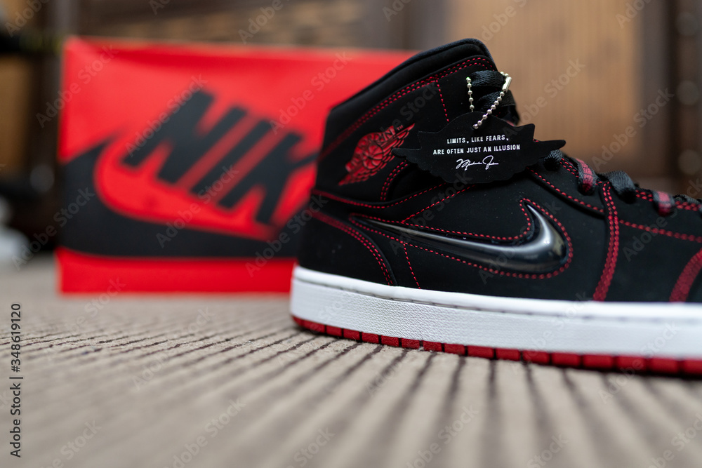 Nike air jordan 1 chicago bulls on sale