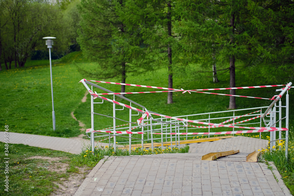 The entrance to the park is closed due to quarantine during the coronavirus epidemic The entrance to the park is closed due to quarantine during the coronavirus epidemic