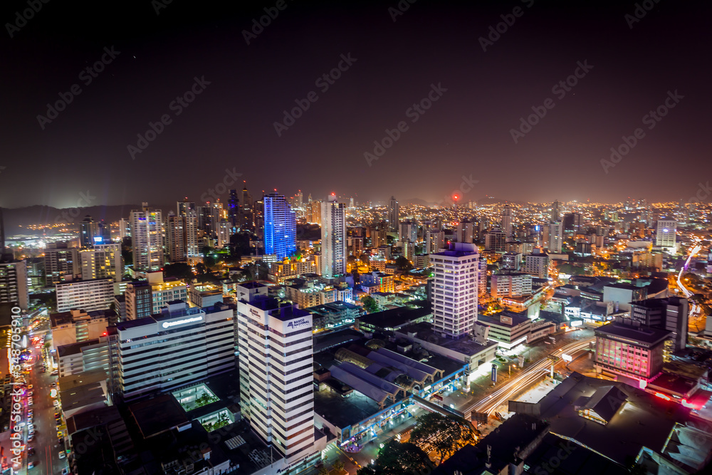 Fototapeta premium Panama City at night