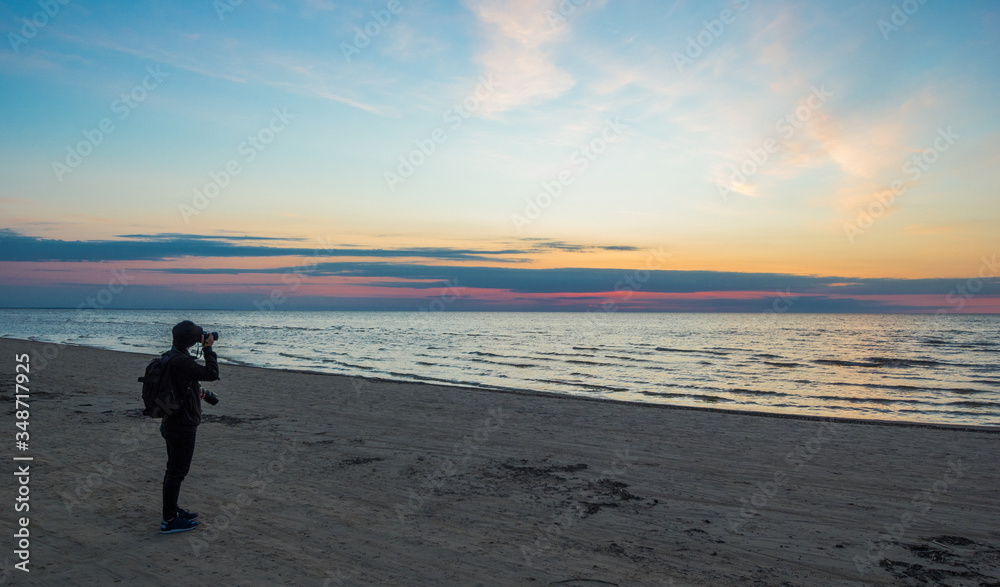 Naklejka premium Baltic sea at sunset on the beach