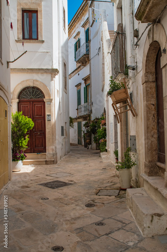 Fototapeta Naklejka Na Ścianę i Meble -  Alleyway, Locorotondo. Puglia. Italy.	