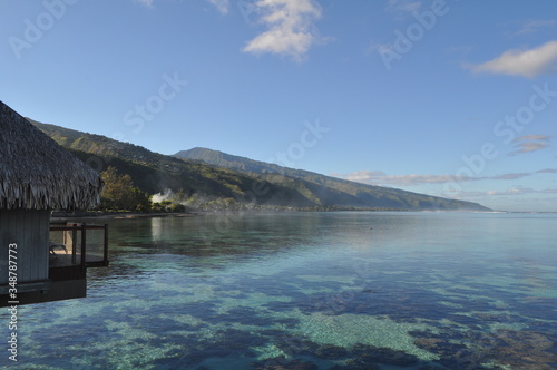 Fotografie, Obraz Tahitian coastline, calm waters on the inner reefs