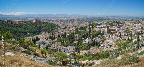Obraz na płótnie Panoramic view of Granada city with Alhambra palace from Albaicin of Granada, Spain. w salonie