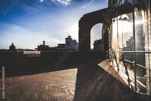 Riflessi di luce dai Mercati di Traiano 