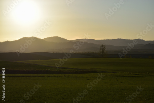 美瑛 留辺蘂の丘と夕陽