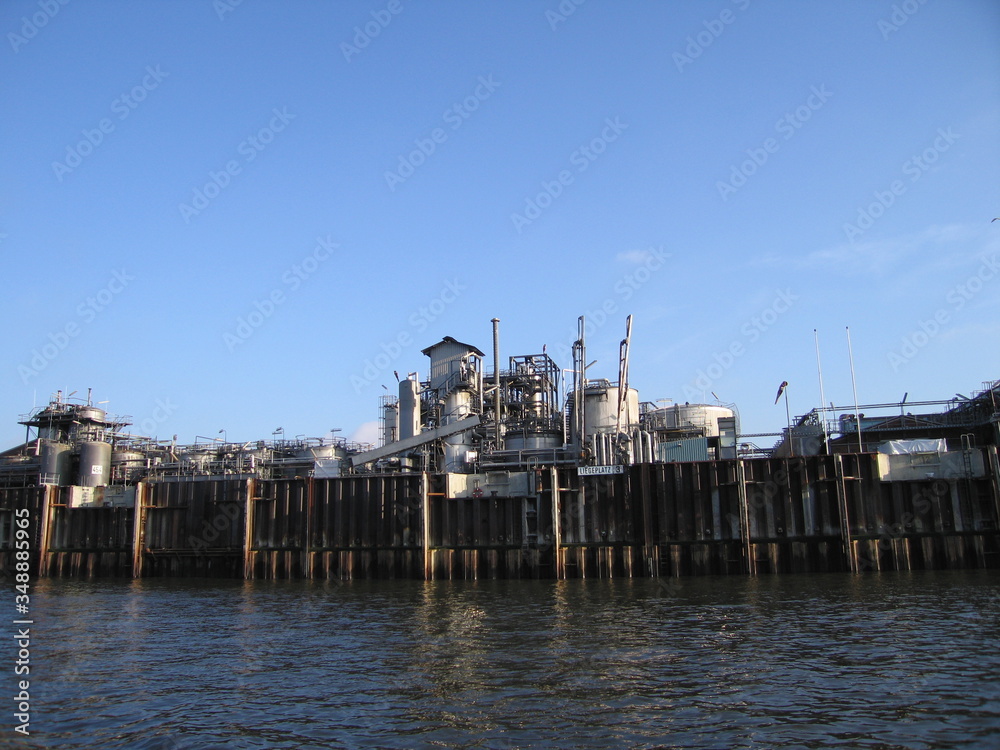 Hafen bzw. Hochseehafen in Hamburg