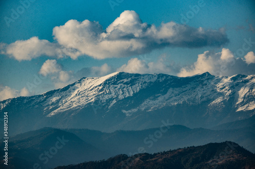 Fototapeta Naklejka Na Ścianę i Meble -  mountains and clouds