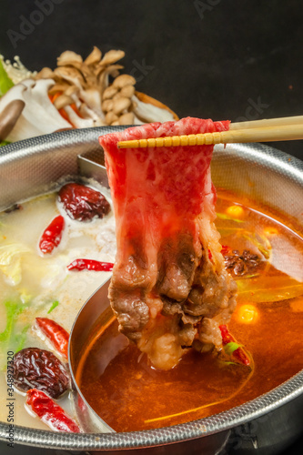 薬膳中華火鍋と専用鍋　Chinese hotpot and exclusive pan