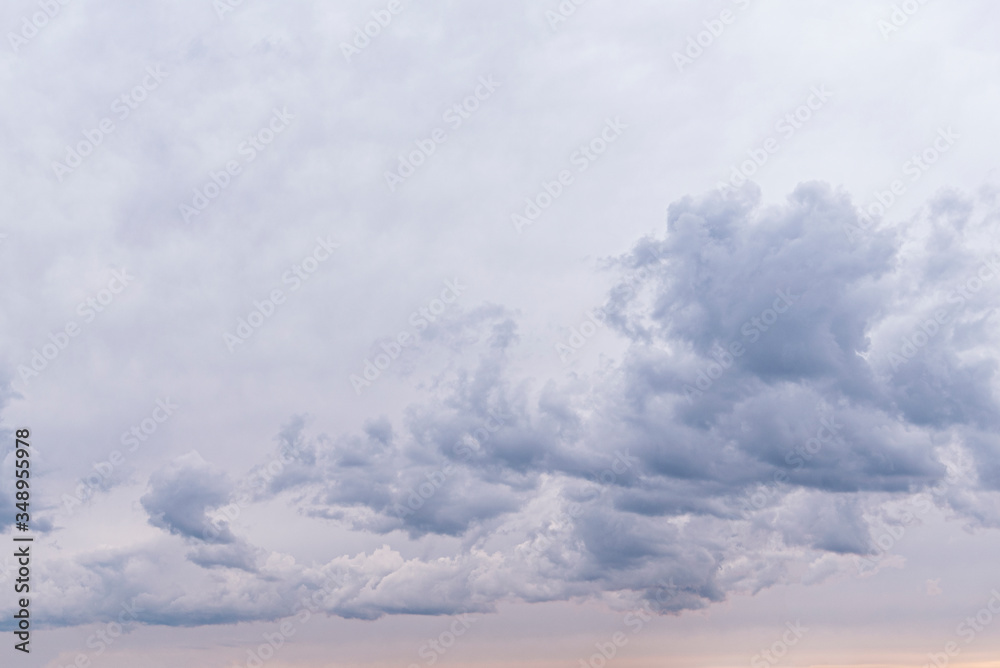 Obraz premium Dramatic gray sky with dark clouds, sky before storm, panoramic view, landscape