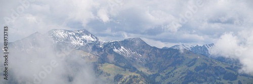 Berg-Panorama mit dem Traithen