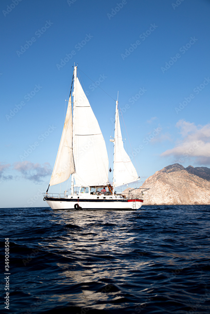 Fototapeta premium sailboat and island