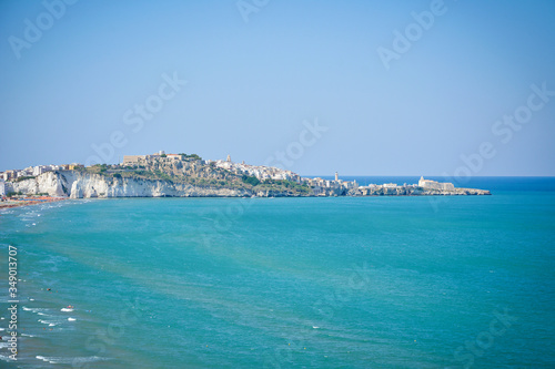 Fototapeta Naklejka Na Ścianę i Meble -  panoramic landscape of the beach and the white cliffs of Vieste, Gargano peninsula, Apulia, Italy