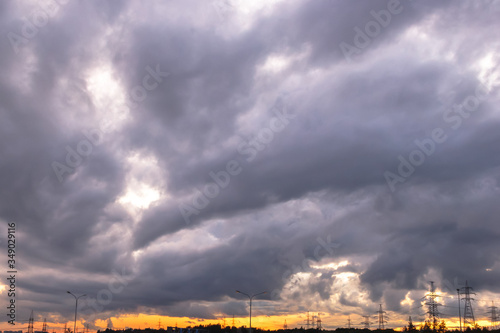 cumulonimbus clouds of an average tier