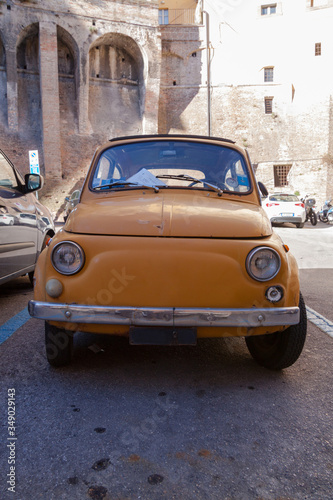 alter italienischer Kleinwagen  © thosti57