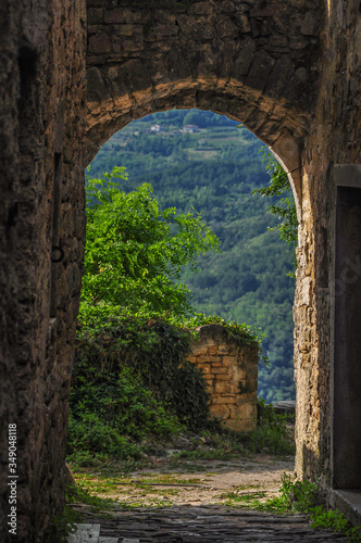 Fototapeta Naklejka Na Ścianę i Meble -  Impressions of the ancient Little town Motovun in Istria