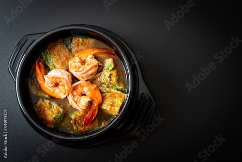 Sour soup made of Tamarind Paste with Shrimps and Vegetable Omelet