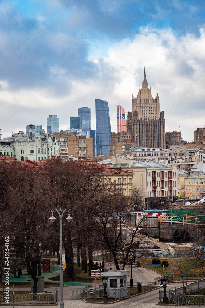 Obraz premium вид на Москву, сталинские высотки