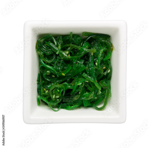 Φωτογραφία Ohitashi - Japanese vegetable salad in a square bowl isolated on white backgroun