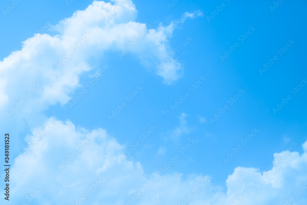 Obraz premium blue sky with beautiful natural white clouds 