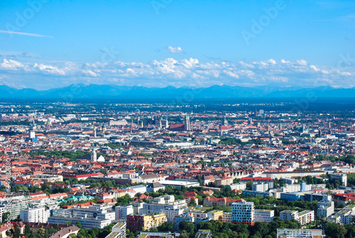 Fototapeta Naklejka Na Ścianę i Meble -  Vistas aereas de Munich. Baviera. Alemania. Verano de 2019.