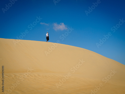 loneliness of the sahara desert