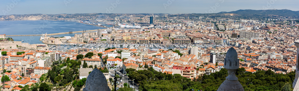 Fototapeta premium Panorama de Marseille depuis Notre Dame de la Garde