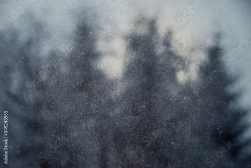 Schnee.  Winterhintergrund von Schneeflocken. 