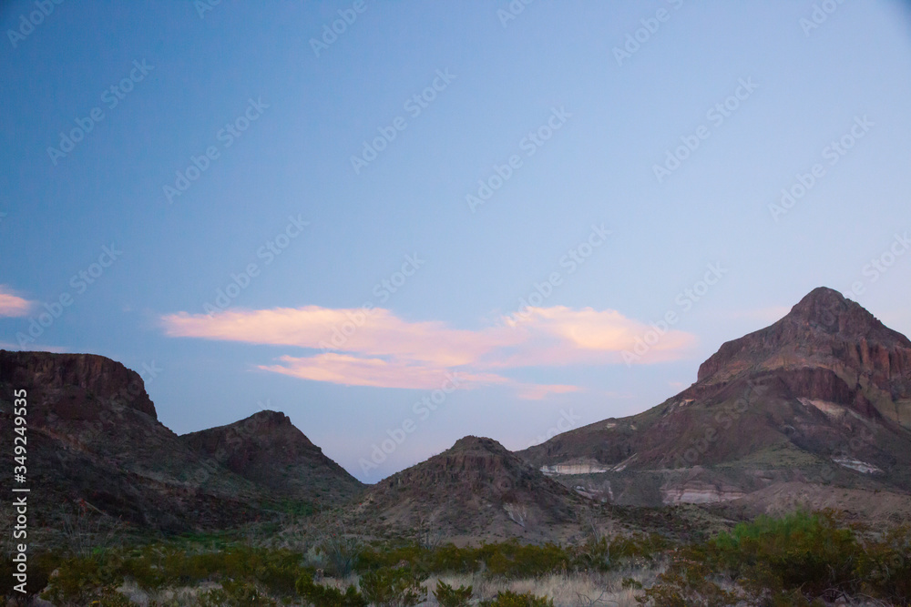 Naklejka premium Sunset in the desert