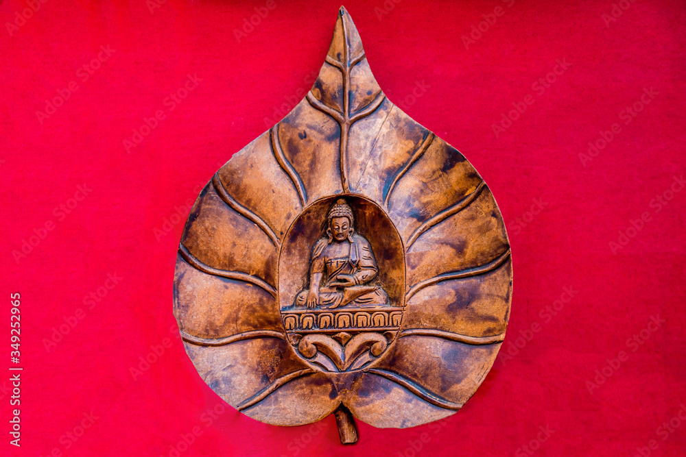 Beautiful Buddha Statue Figure on Leaf,Buddha Sculpture Souvenir