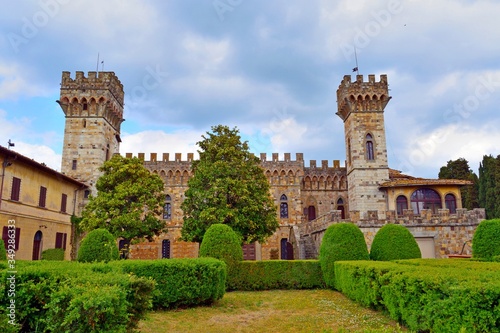 Fotografie Abbazia quattrocentesca di San Michele Arcangelo a Badia a Passignano, antico mo