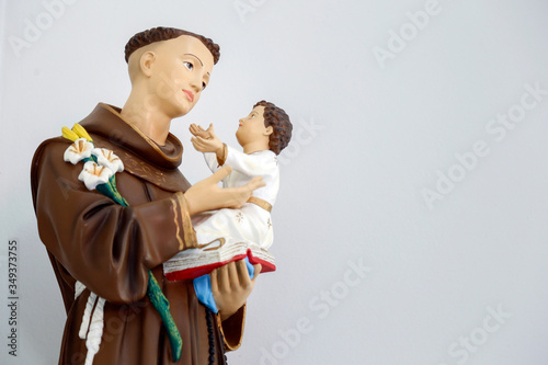 saint Anthony of lisbon and baby Jesus catholic image