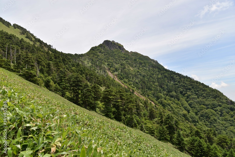 西日本最高峰の百名山、霊峰石鎚山