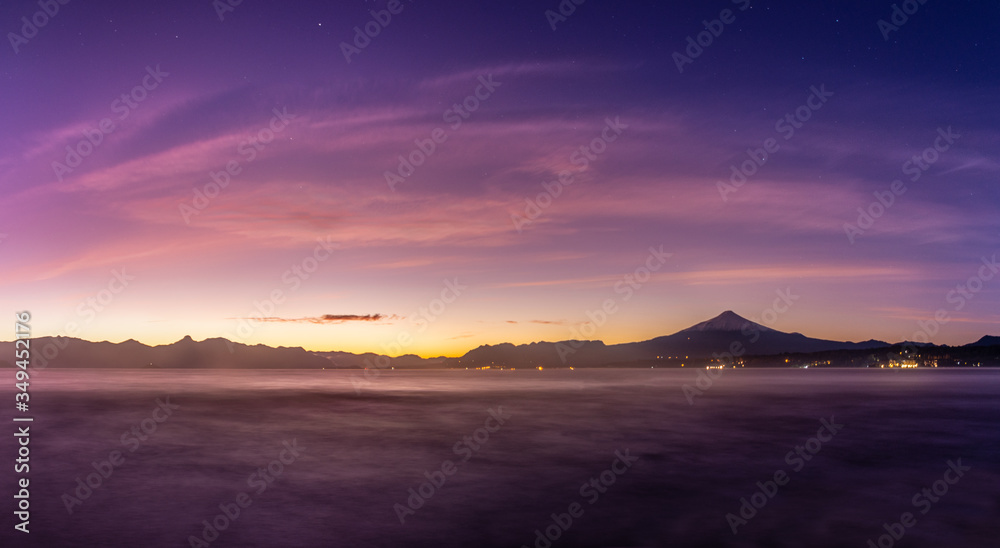 Nautical twilight, shortly before dawn on Villarrica lake
