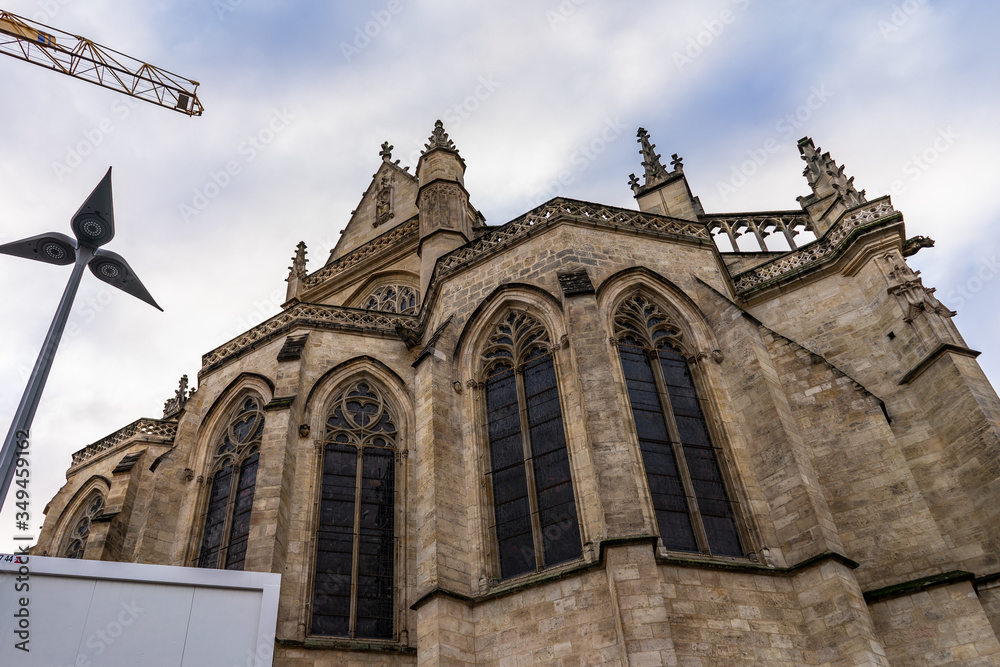 Fototapeta premium Basilique Saint Michel in Bordeaux, France