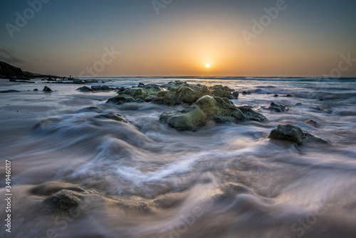 Fototapeta Naklejka Na Ścianę i Meble -  Sonnenaufgang am Meer