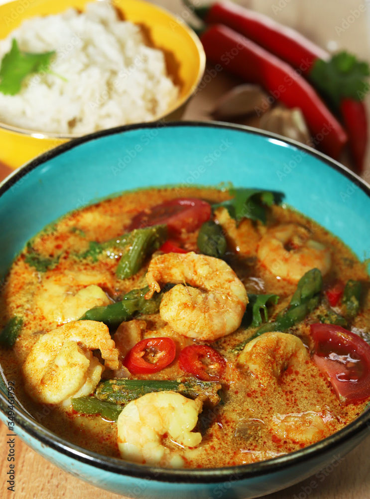 Shrimps with asparagus in curry sauce. Shrimps with asparagus in curry sauce.